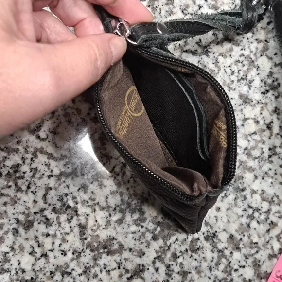 Ameri leather Black & White leather Handbag With Flowers And Diamonds - Picture 15 of 15